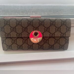 Women’s Gucci Wallet